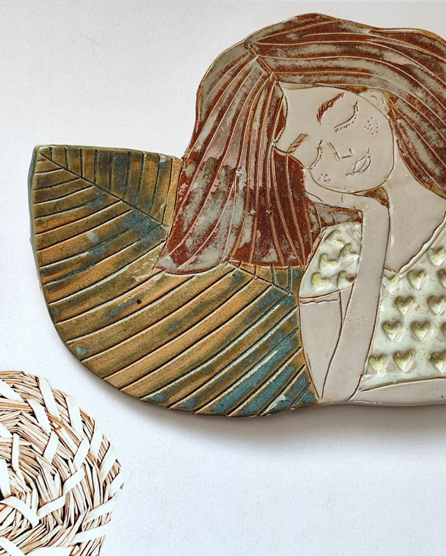 Anielica ceramiczna w serduszka