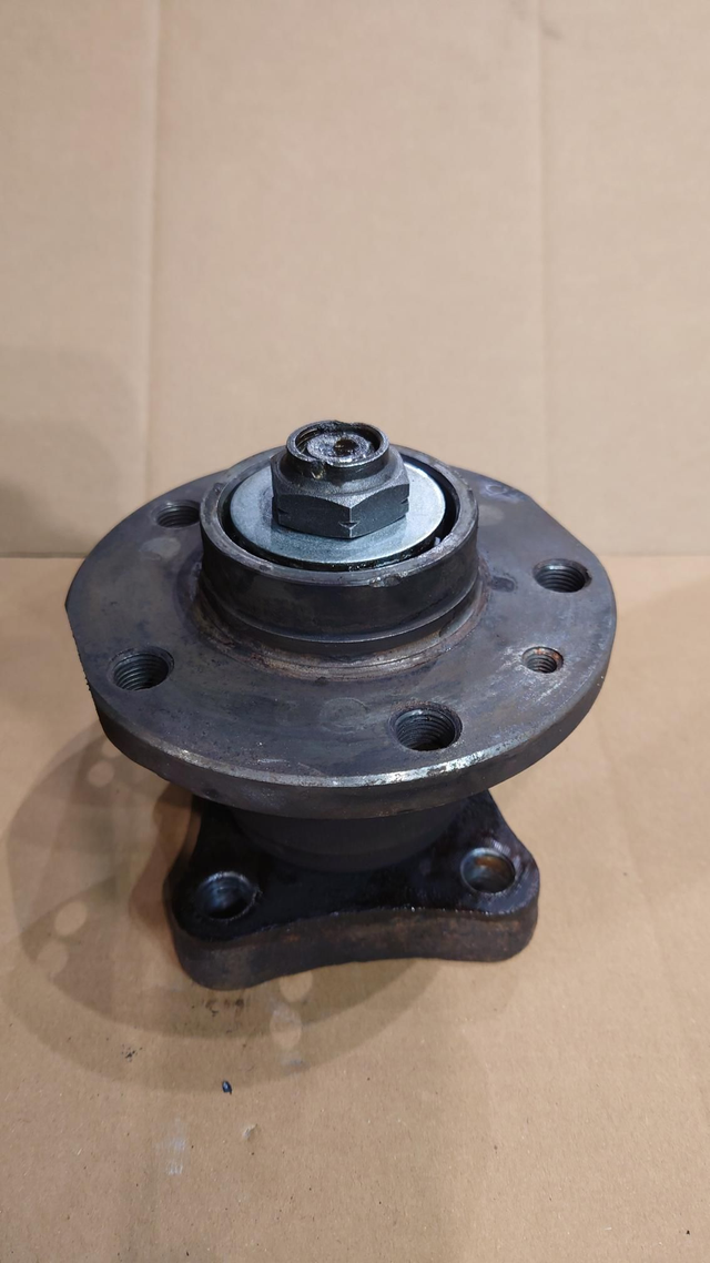 Rear hub complete, Talbot, Fiat Citroen used . Recommended to fit new bearings 