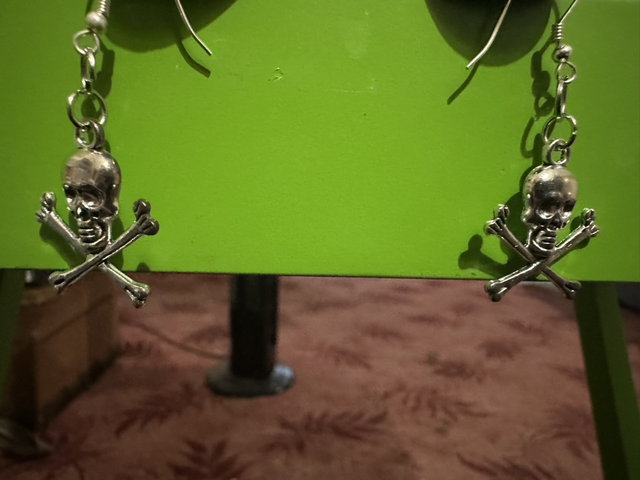 Skull and Crossbones Earrings 