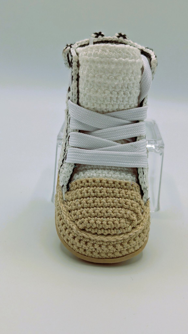 Chaussure Bébé blanche et beige montante