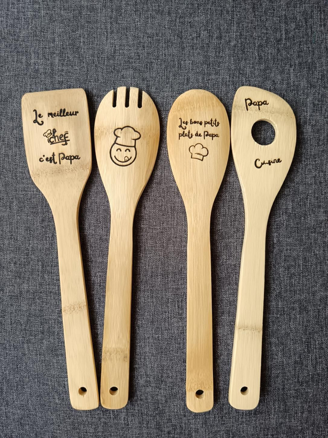 Lot de 4 cuillères en bois special &quot;Fête des Pères &quot;