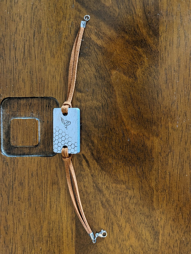 Bracelet Abeille &amp; ruche bracelet suédine fermoir métallique