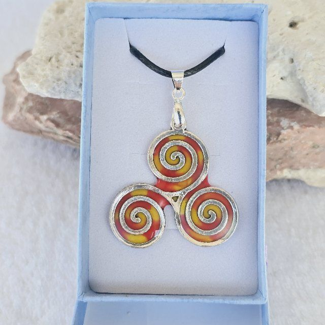 MEDAILLON ARTPIM TRISKELL