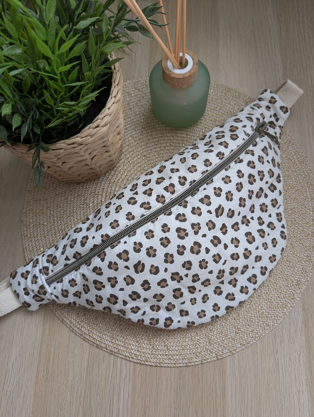 Sac banane femme en tissu léopard