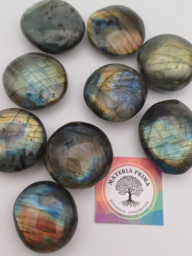 Labradorite - qualité extra (Pierre roulée)
