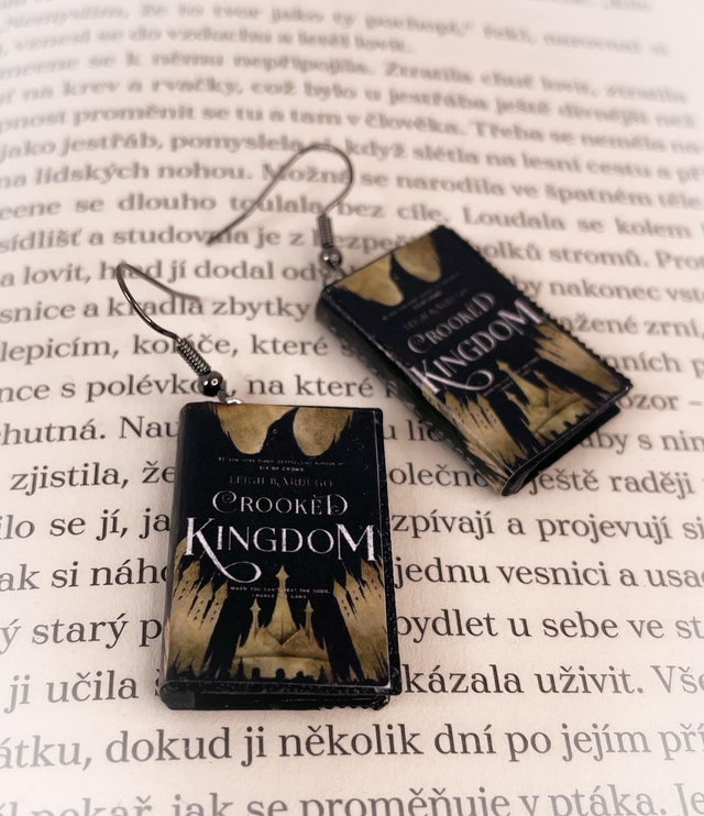 Náušnice mini knížky Prohnilé město
