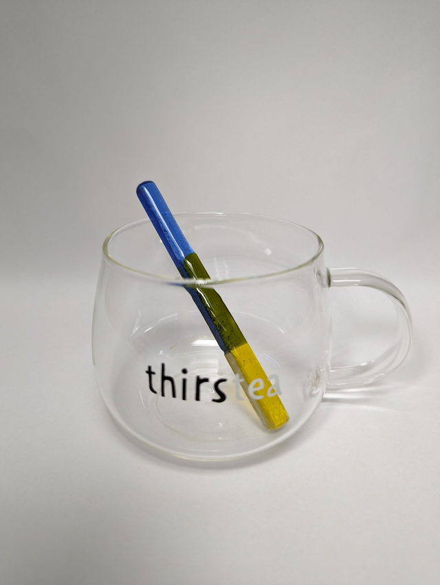 Touillette en verre bleu et jaune