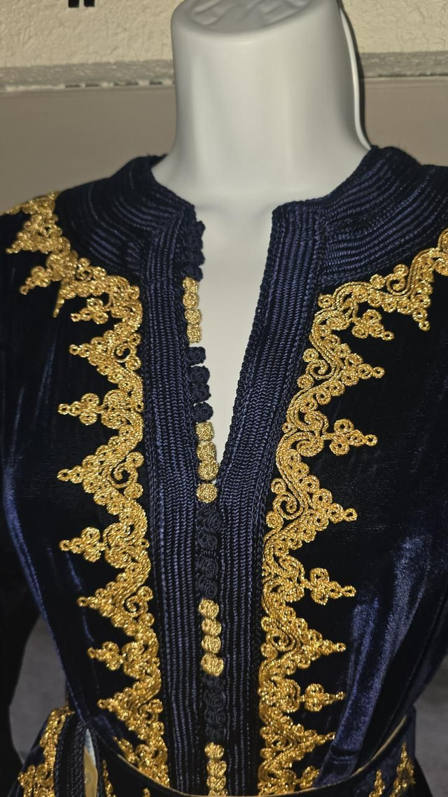 Caftan royal bleu saphir taille standard 