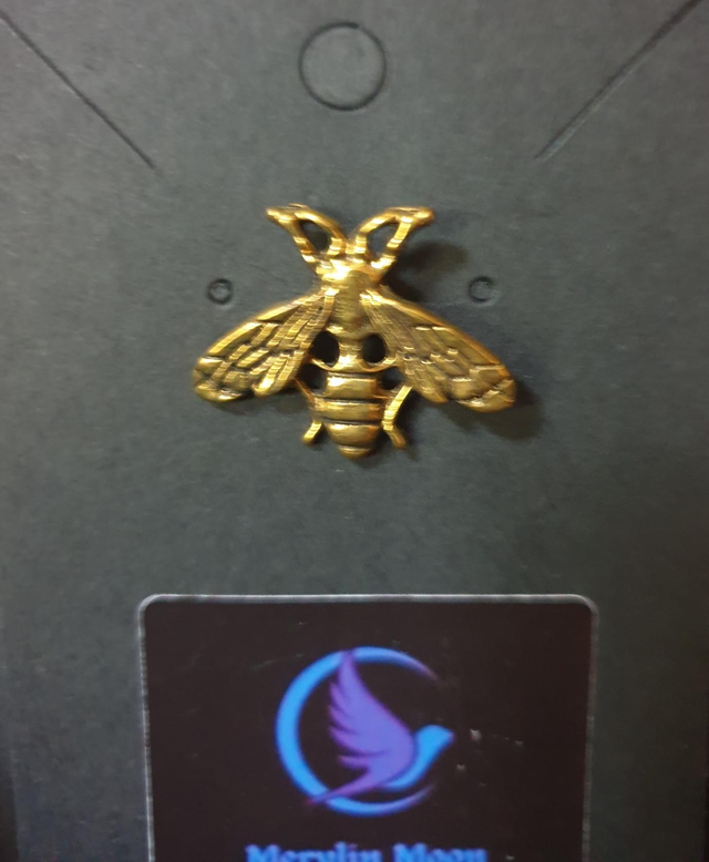 Bee Pin Badge 