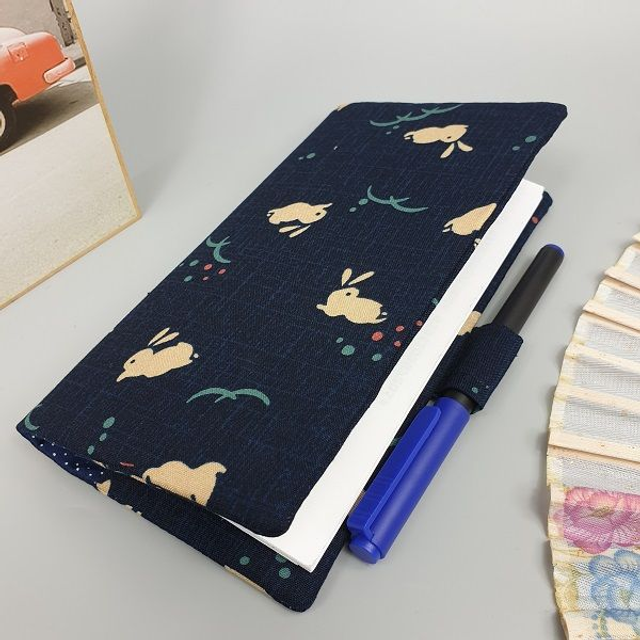 Protège chéquier "Usagi" bleu marine