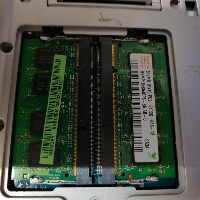 Laptop Ramm DDR2 HYNIX 2 X 512MB 1RxPC2-6400S-12.- 2STUCK SET Gebraucht