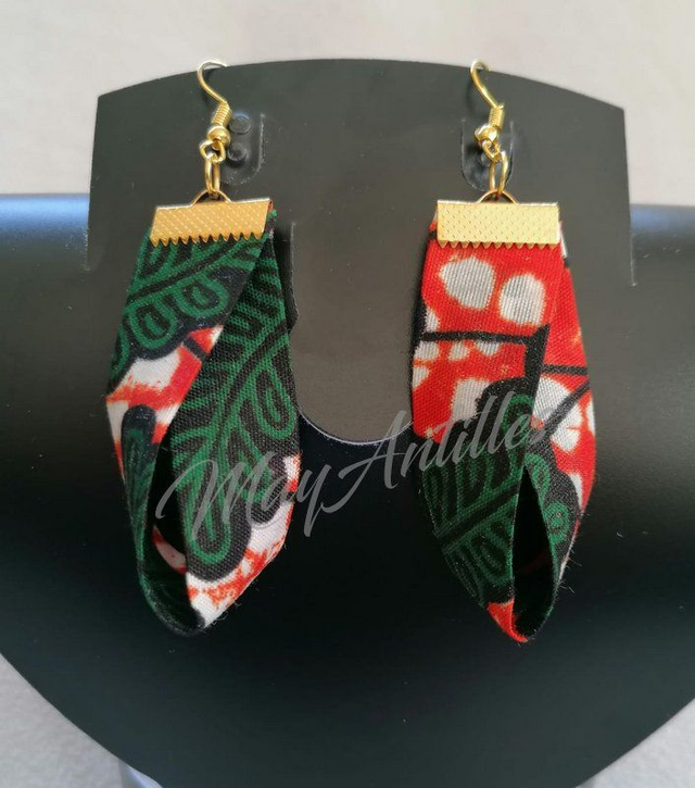 Boucles d'oreilles "gouttes" tissus wax vert et rouge