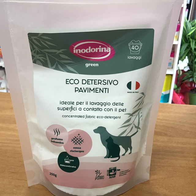 Inodorina ecco detersivo pavimenti ideale per il lavaggio delle superfici a contatto con il petto 250 g 40 lavaggi 8031398067544