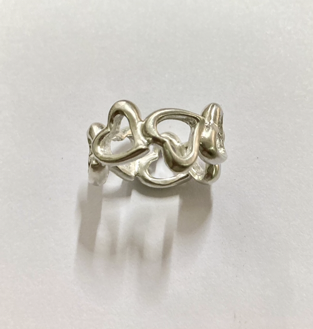 Many Hearts ring