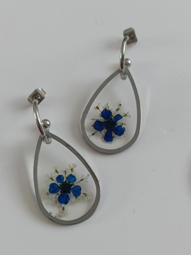 Boucles Fleurs séchées Blanches et Bleues