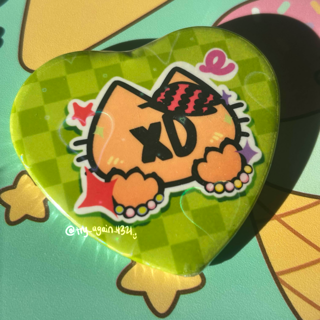 BADGE XD heart cat 