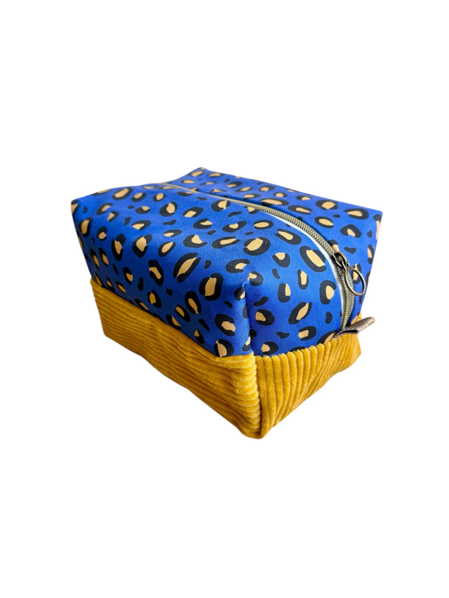 Trousse de toilette carré - tissu intérieur imperméable - LEOPARD velours jaune + bleu