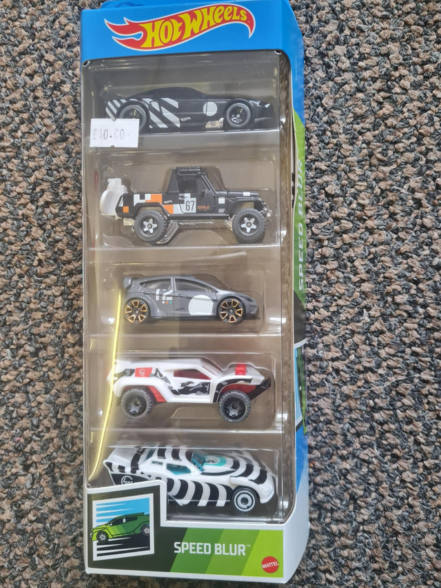 HOT WHEELS BASIC CAR 5 PACK SPEED BLUR