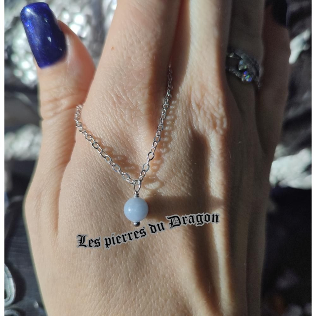 Collier fin Angélite