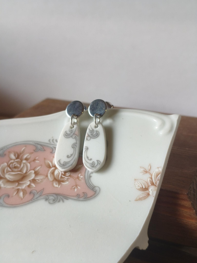 Boucles d'oreilles pendantes chevrons - porcelaine de Limoges, Atelier du Tabalou | no.2