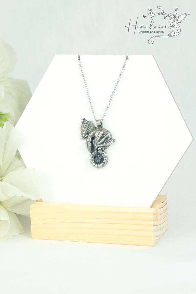 Nightfall gray landing dragon pendant