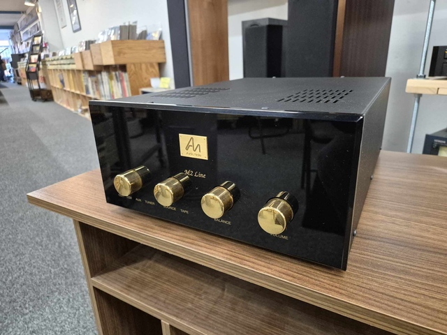 Audio Note M2 forforstærker