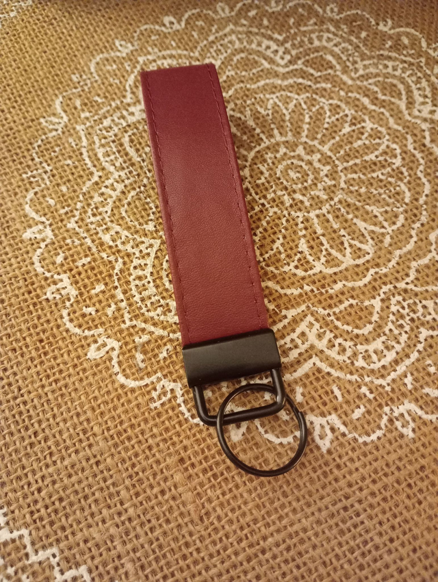Porte clé boucle en simili cuir