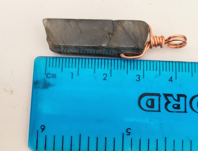 Labradorite pendant - small