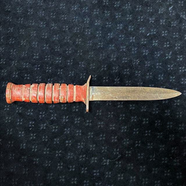 WWII U.S. M3 Fighting Knife – Stacked Leather Grip, Field-Carried Example (c.1943)