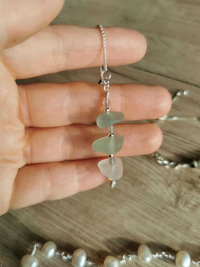 Seaglass and labradorite beaded adjustable bracelet