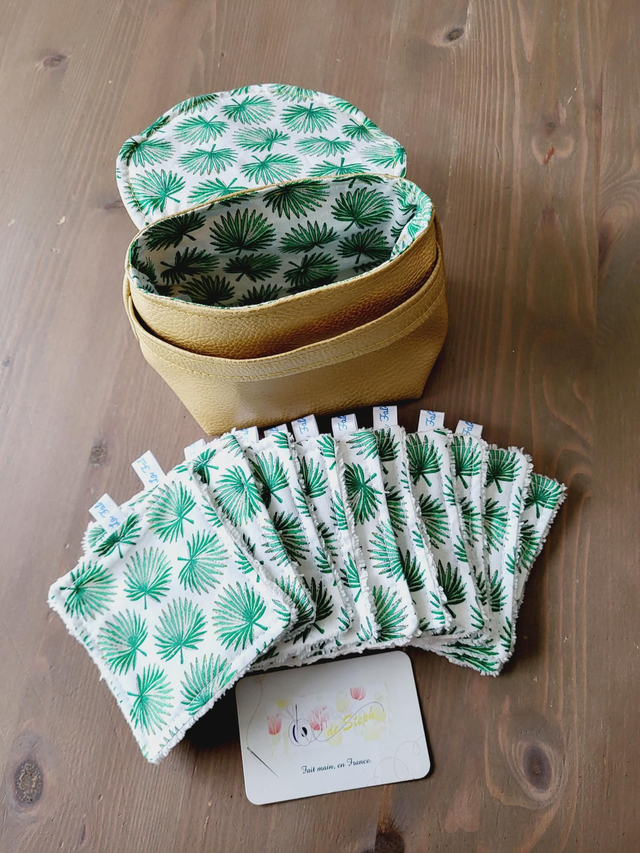 Trousse et lingettes 