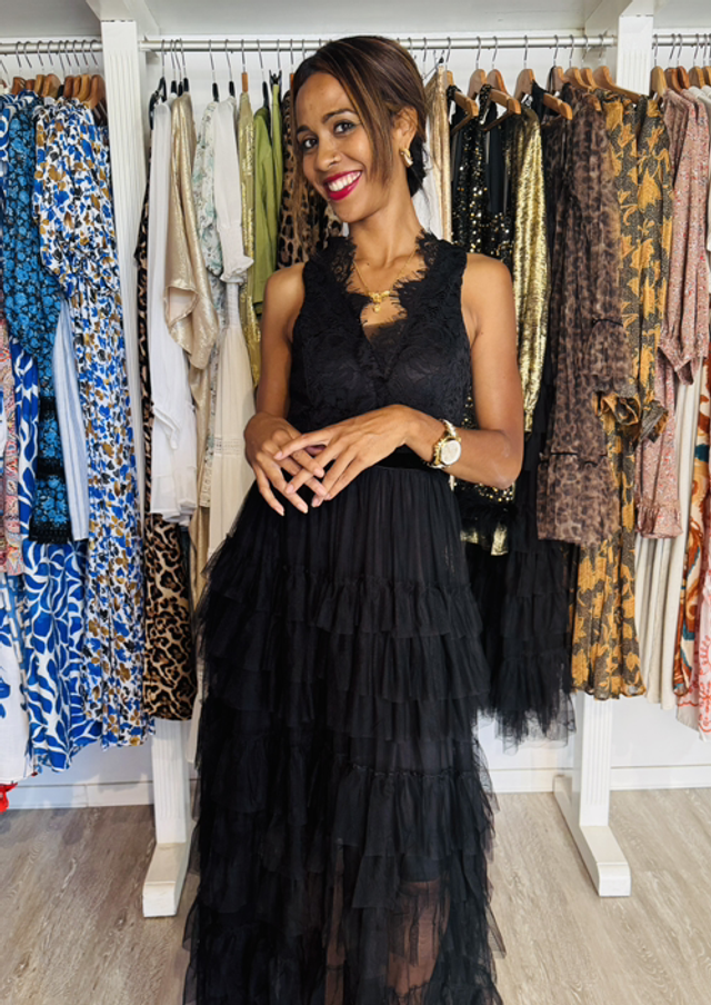 62-6. Robe longue en dentelle