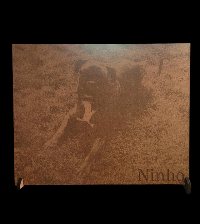 Gravure sur bois personnalisée avec chevalet