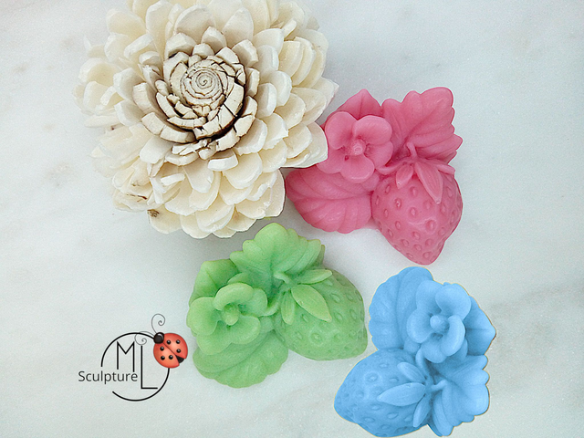 Trois fondants assortis &quot;FRAISE&quot; - vert, rose et bleu