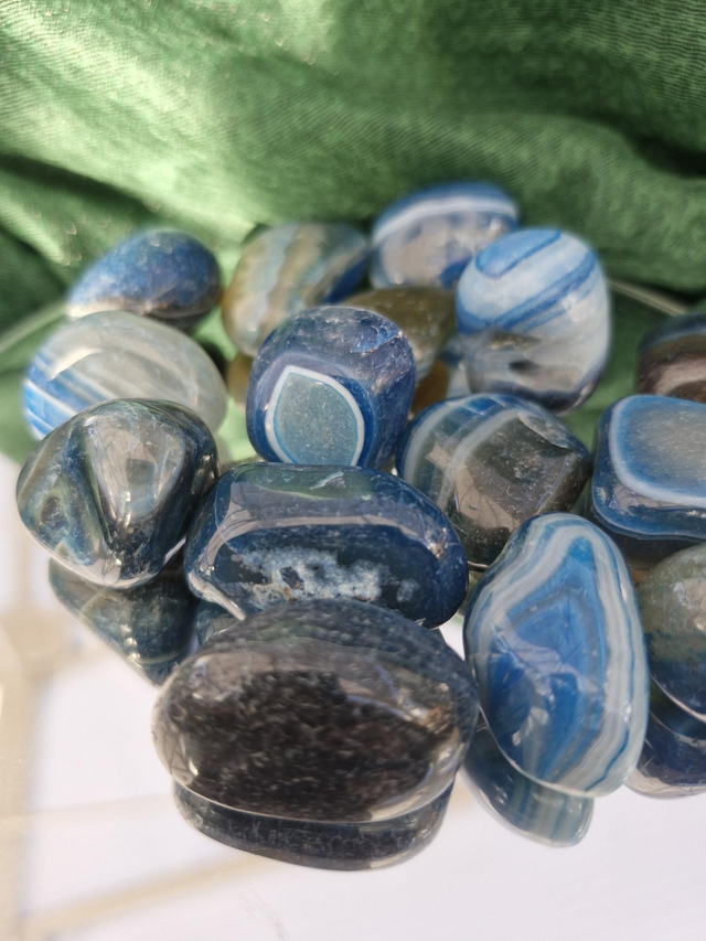 Blue agate tumblestone