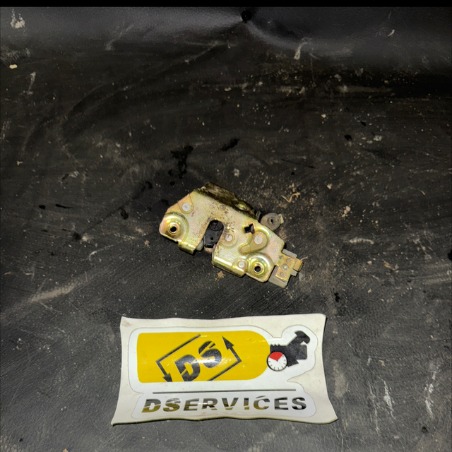 Serrure coffre arrière 