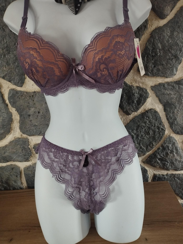 Ensemble parme et beige avec rembourrage et armatures, push up