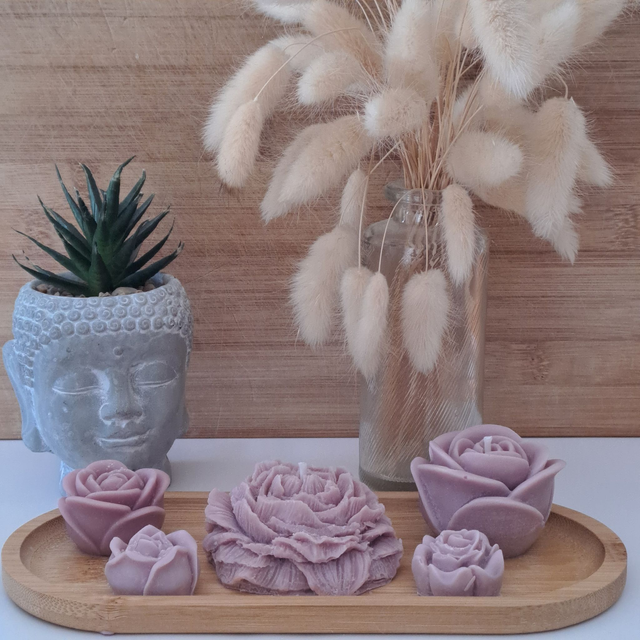 Plateau de bougies florales moulées (couleur violet)