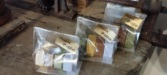 2- Pack de 4 savons de 25g 