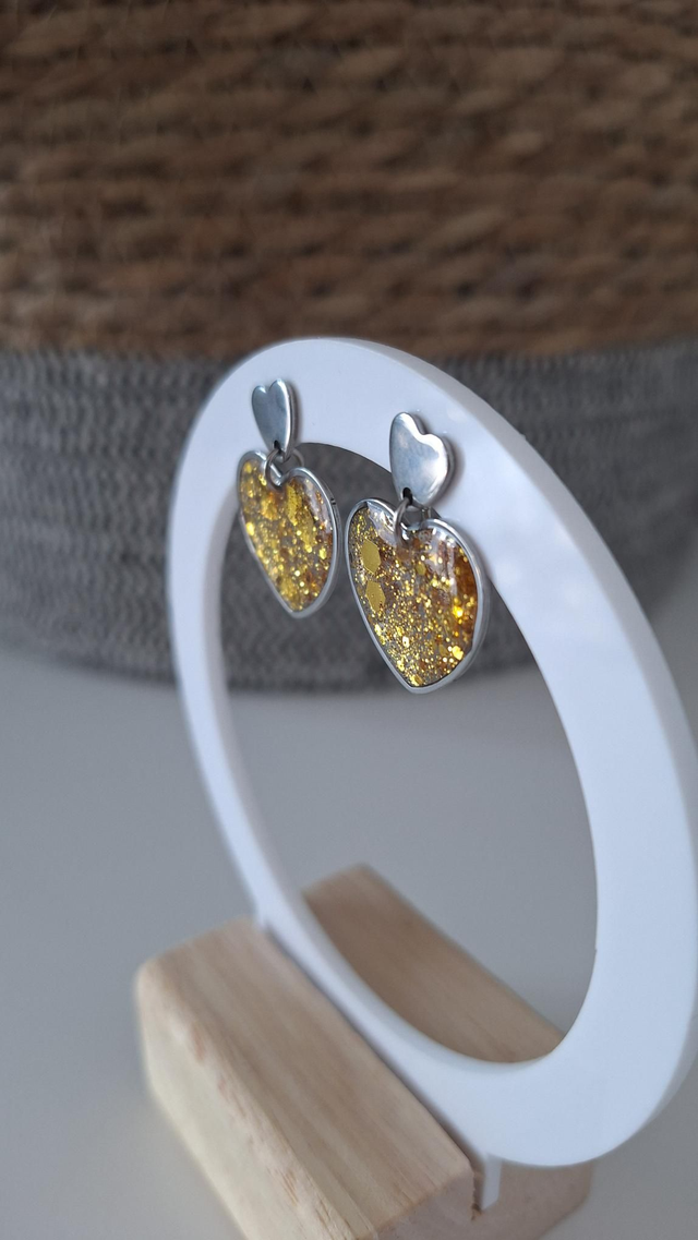Boucles d'oreilles cœurs argentés paillettes dorées 
