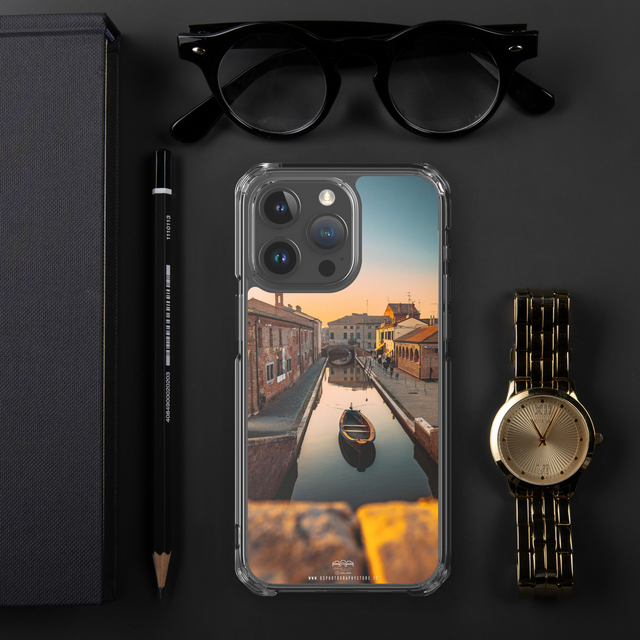 Cover iPhone in silicone sunset river