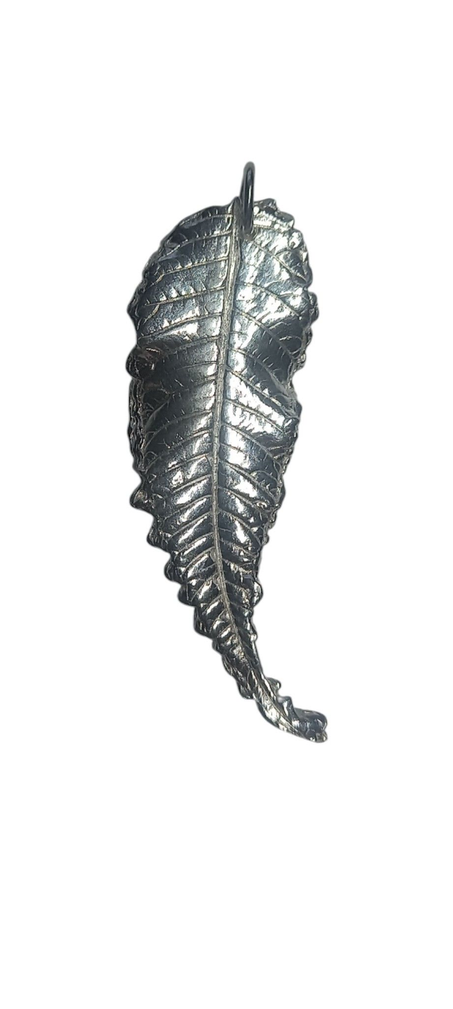Chunky statement textured leaf pendant