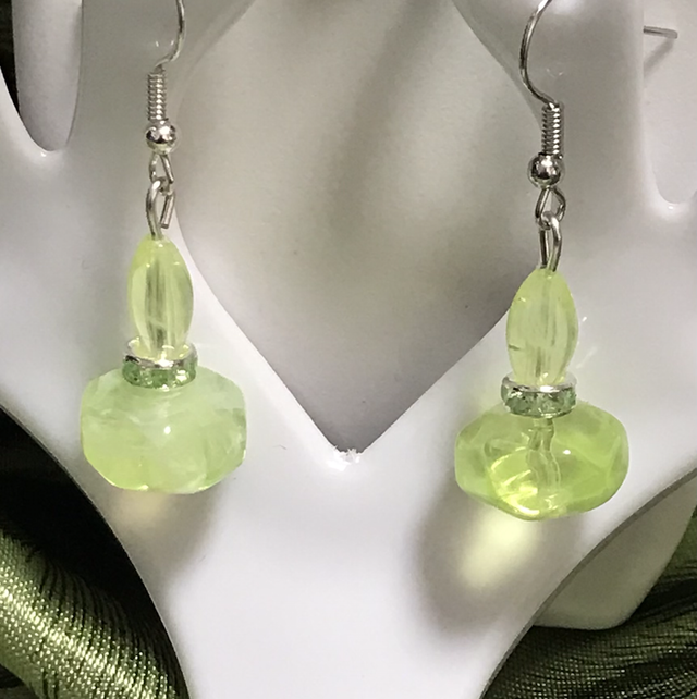 Green Dangling Earrings- GDE48
