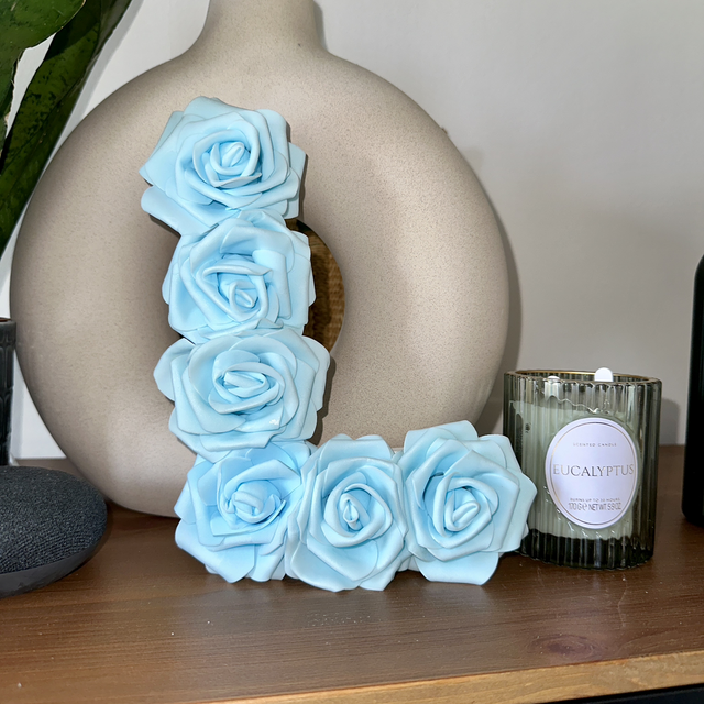 Lettre roses bleues 20cm