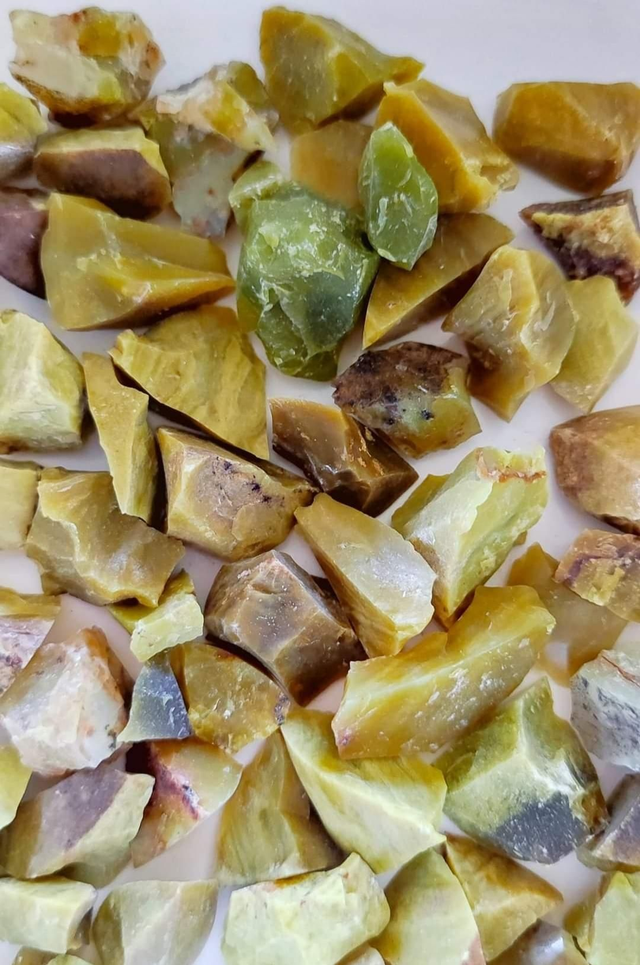 Opale verte morceaux bruts 