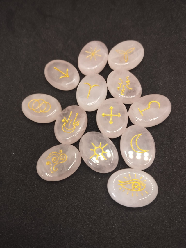 Runes de sorcières en quartz rose