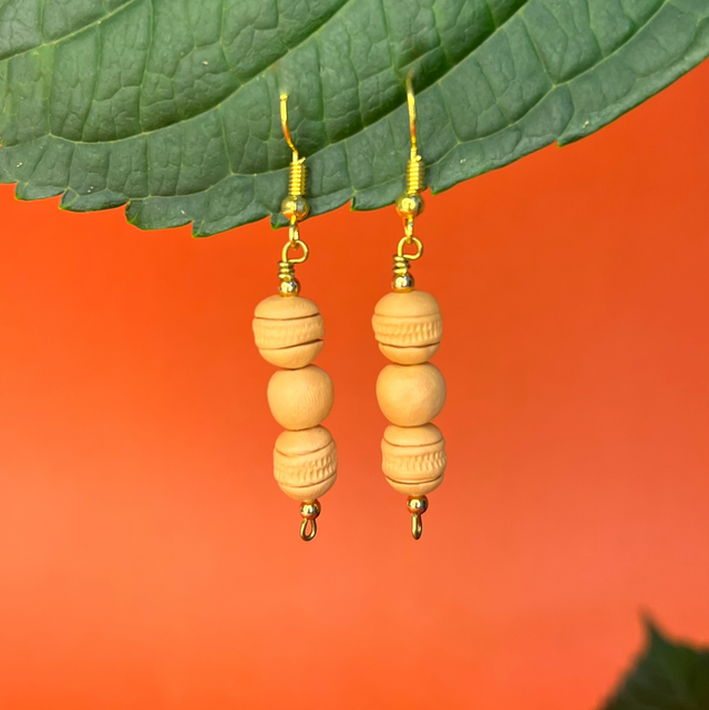 Brinco Miçangas Pequeno Dourado