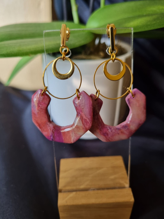 Boucles d&#039;oreilles rose poudré ennéagone 