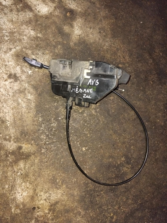 Serrure avant conducteur 