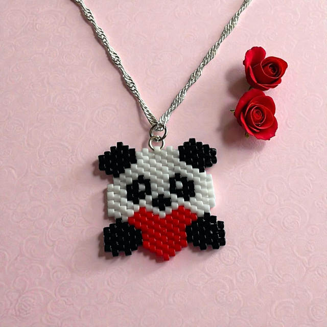 Pendentif petit panda amoureux